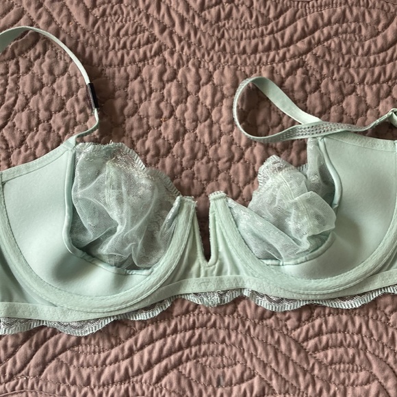 Victoria’s Secret soft mint green 34C bra NWT - Picture 10 of 14